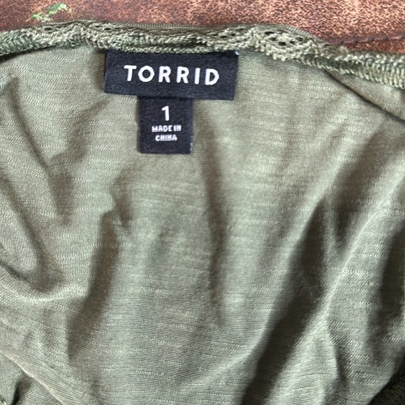 Vintage Slub Embroidered Flutter Sleeve Top - Picture 6 of 6